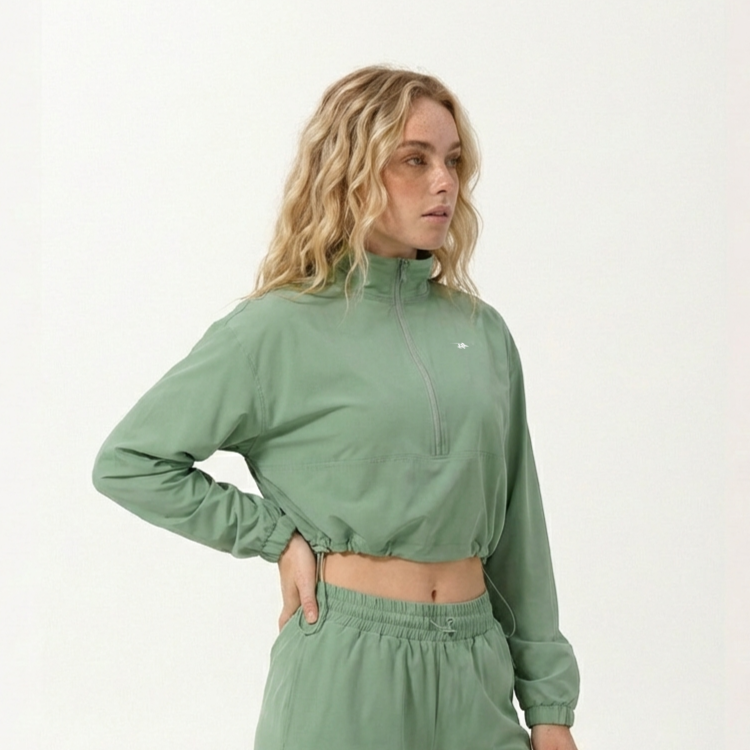 Cropped Athletic Pullover with Half Zip – Lightweight Training Top