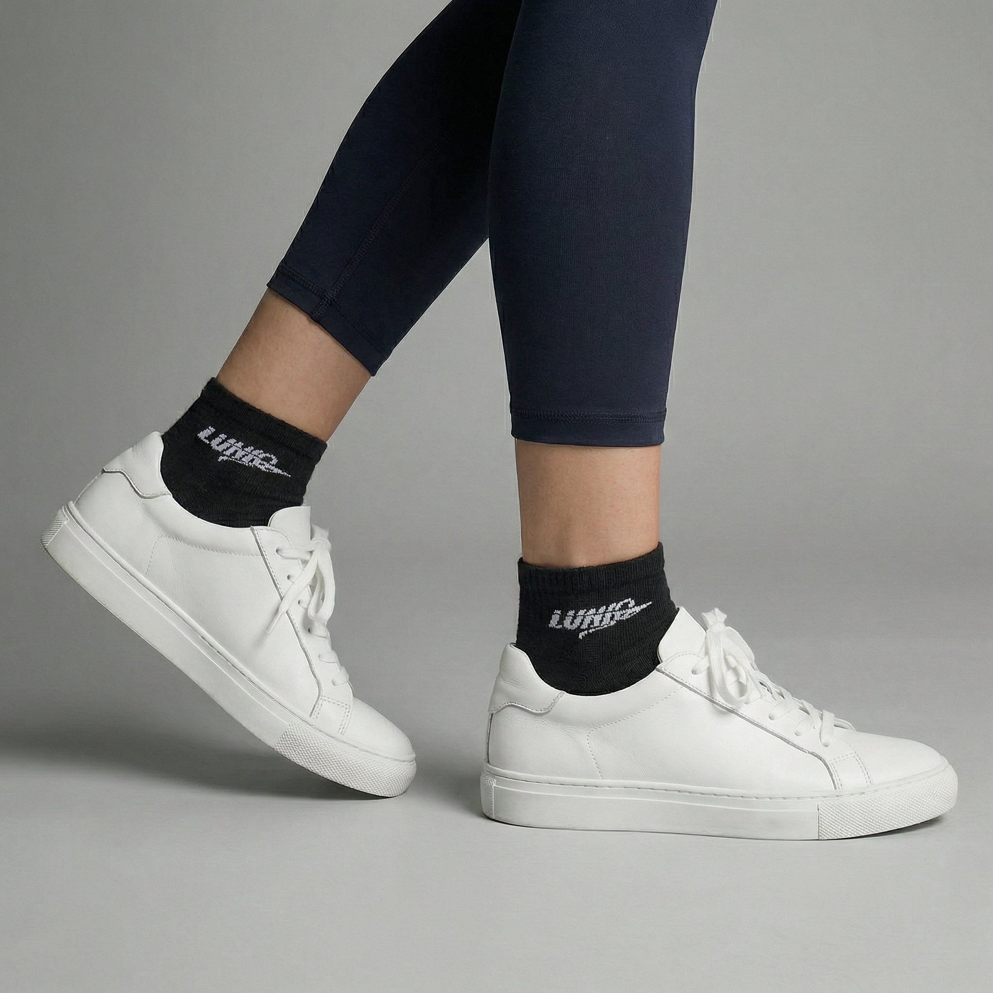 Woman's Ankle Sports Socks – Breathable & Sweat Absorbing
