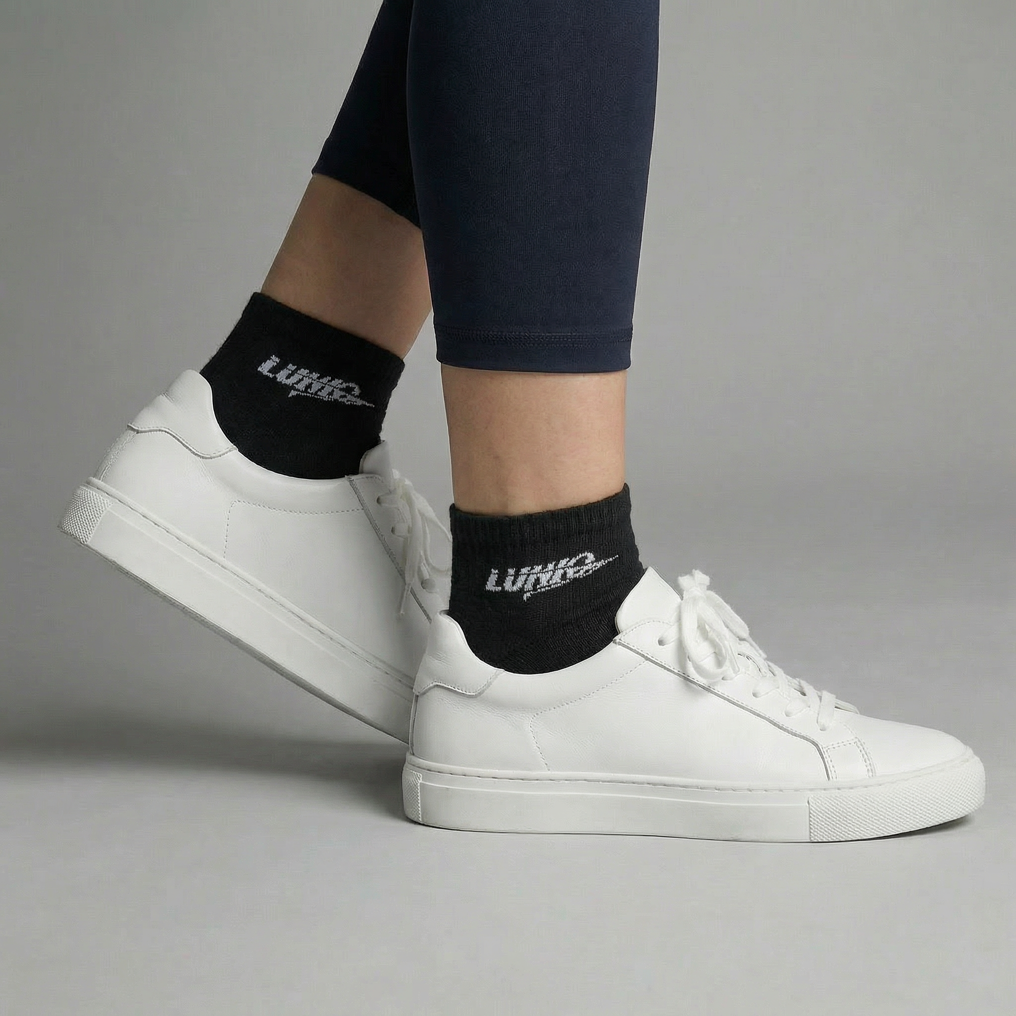 Woman's Ankle Sports Socks – Breathable & Sweat Absorbing